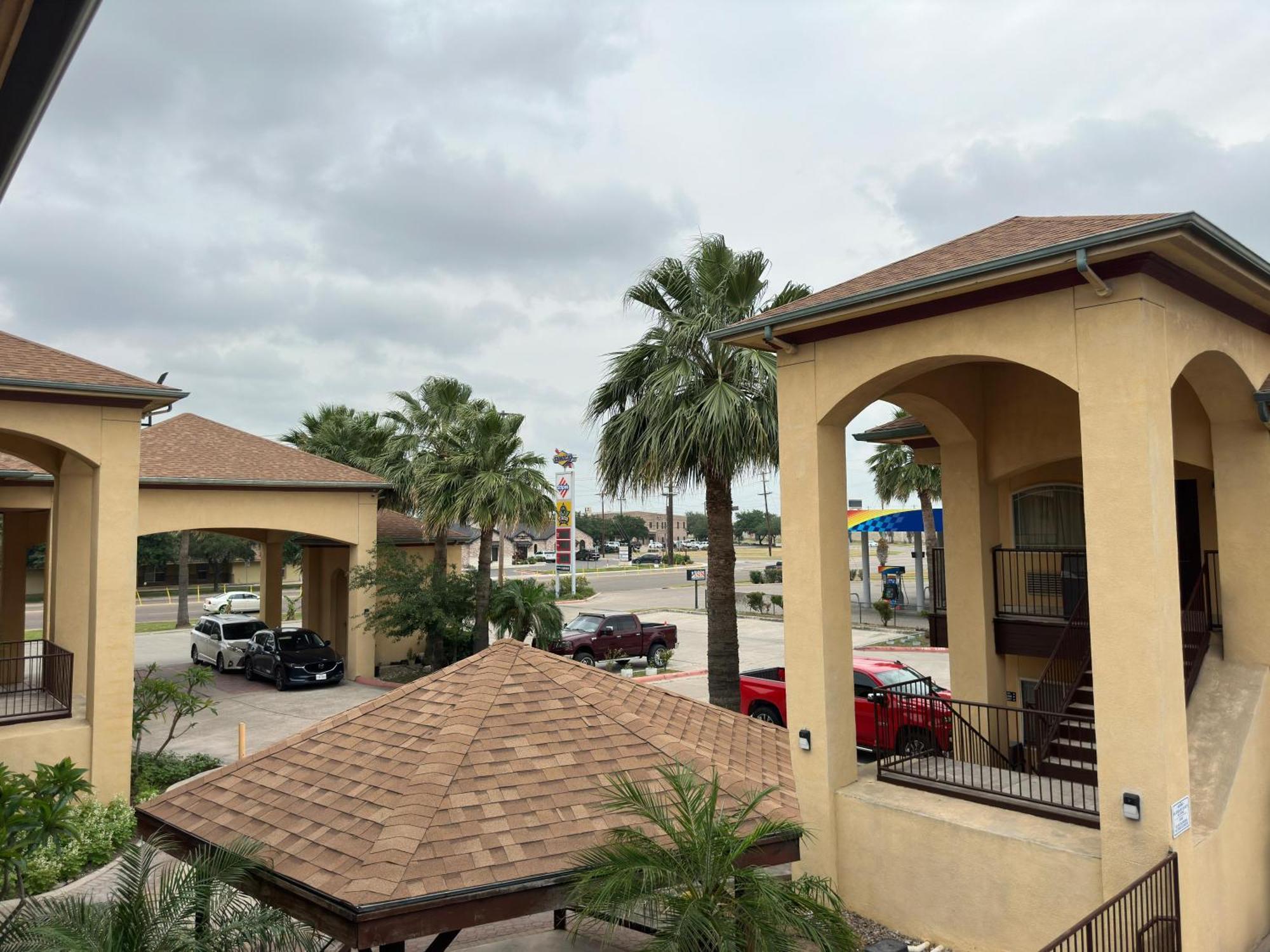 Texas Inn And Suites Rgv Единбург Екстер'єр фото