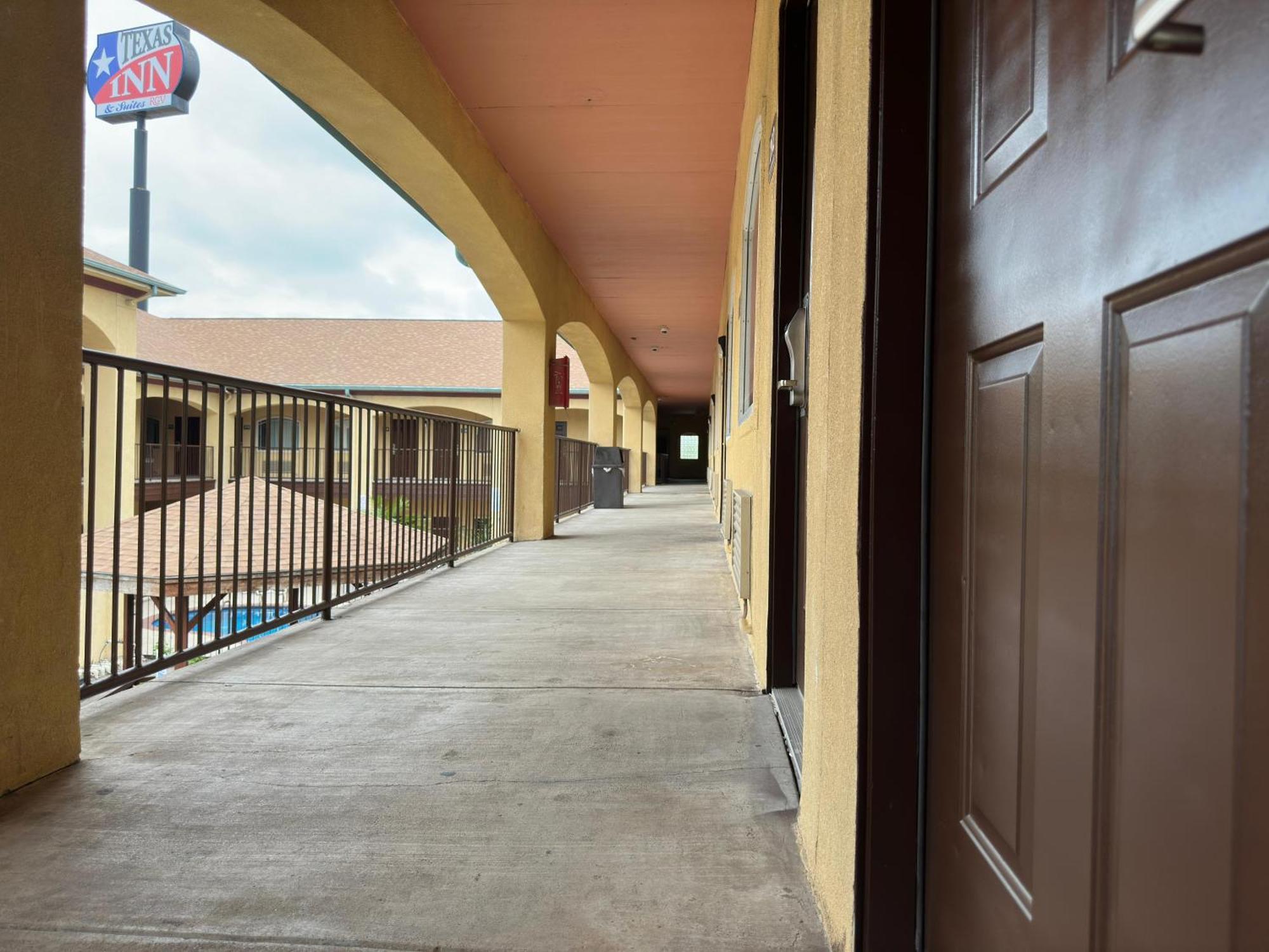 Texas Inn And Suites Rgv Единбург Екстер'єр фото