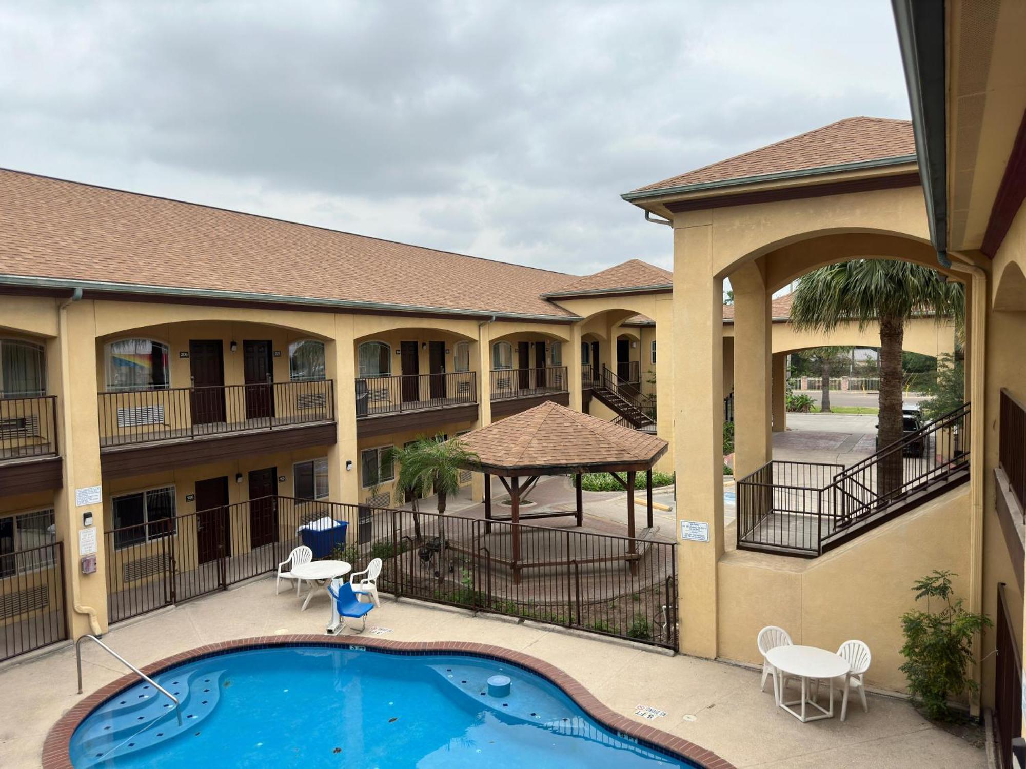Texas Inn And Suites Rgv Единбург Екстер'єр фото