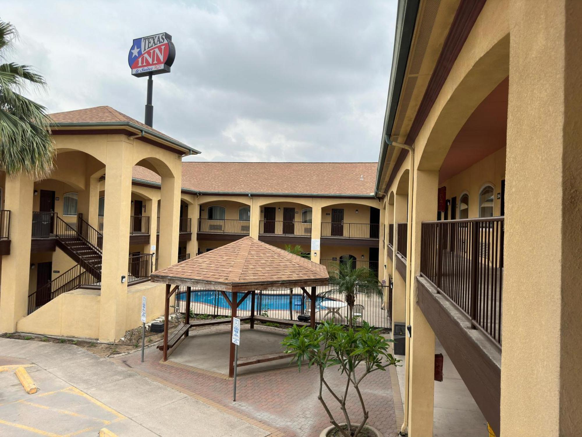 Texas Inn And Suites Rgv Единбург Екстер'єр фото