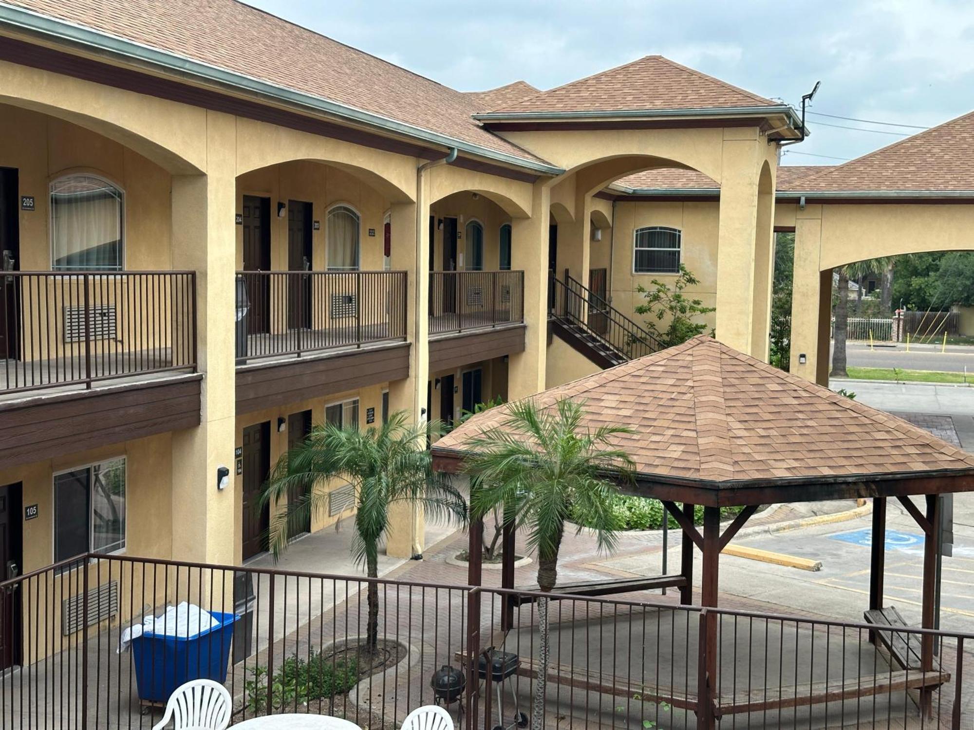 Texas Inn And Suites Rgv Единбург Екстер'єр фото